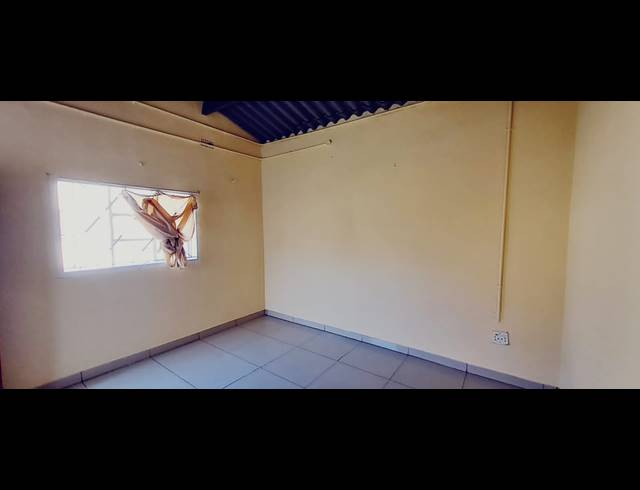 2 BEDROOM FREESTANDING FOR SALE IN EDENDALE N
